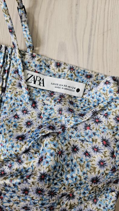 Crop top letni Zara XS 34 36 S kwiaty bluzka na ramiączkach stanik