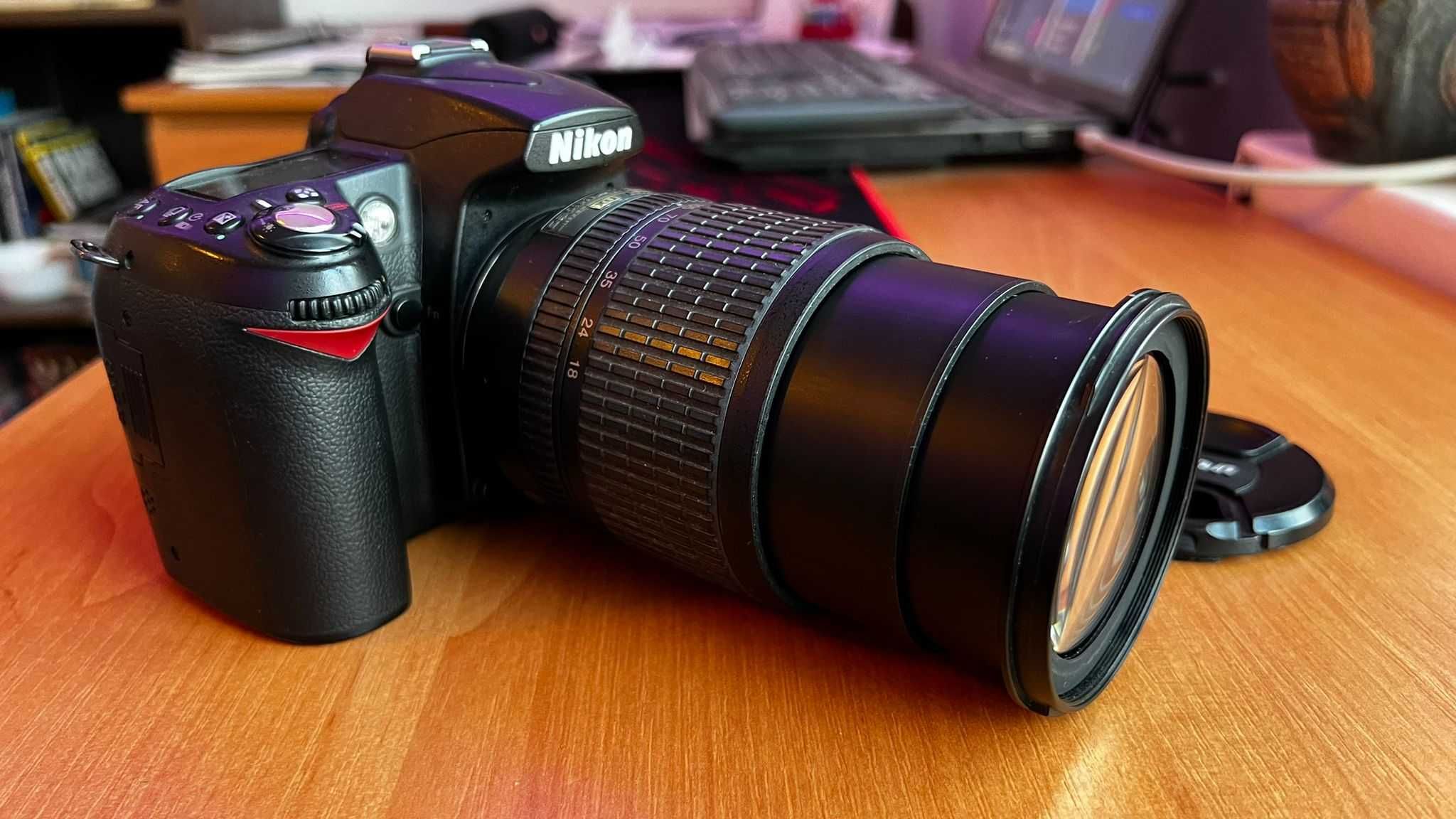 Nikon D90 + obiektyw 18-55mm