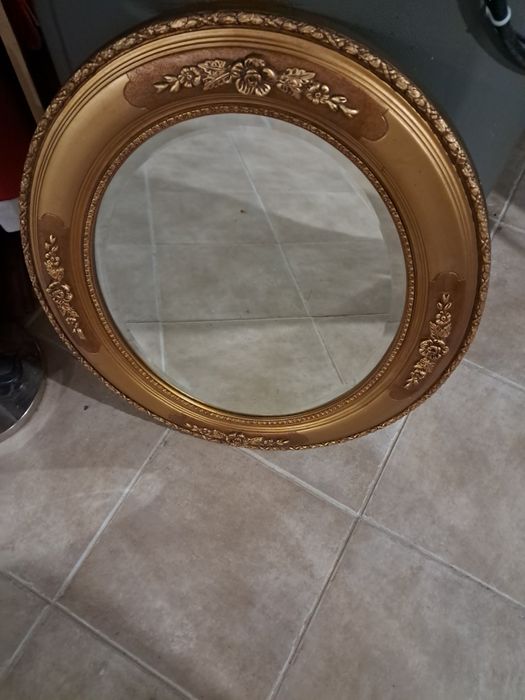 Espelho de parede dourado