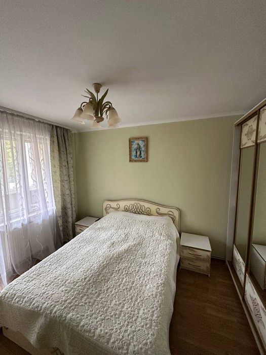 Продається 3-кімнатна квартира по вул. Івана-Павла ІІ, район каскад