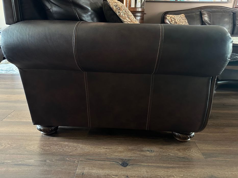 2 sofy rustykalne zestaw wypoczynkowy skóra mellwood Ashley furniture