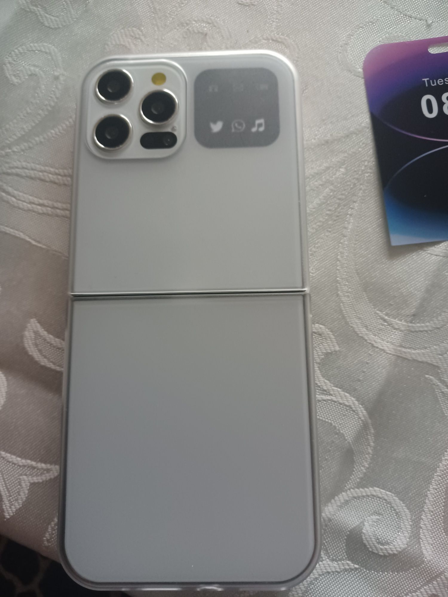 Telefon SERVO z klapką