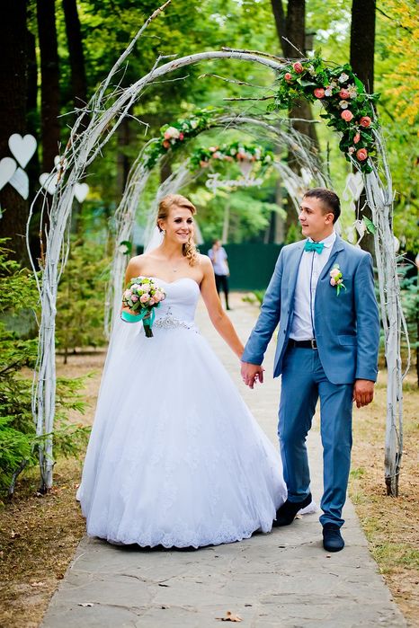 Весільна сукня в чудовому стані