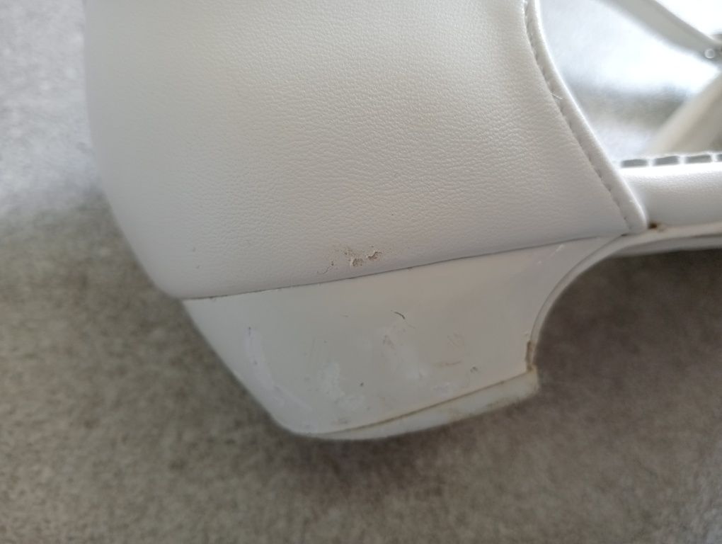 Buty komunijne, białe dla dziewczynki, rozmiar 36
