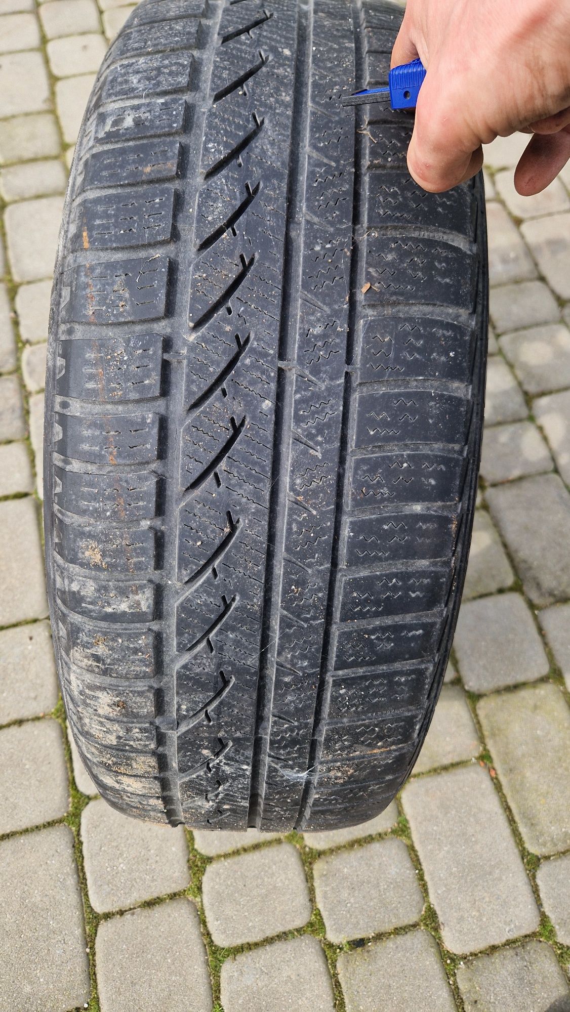 Opony  z felgami stalowymi 205/60 R16