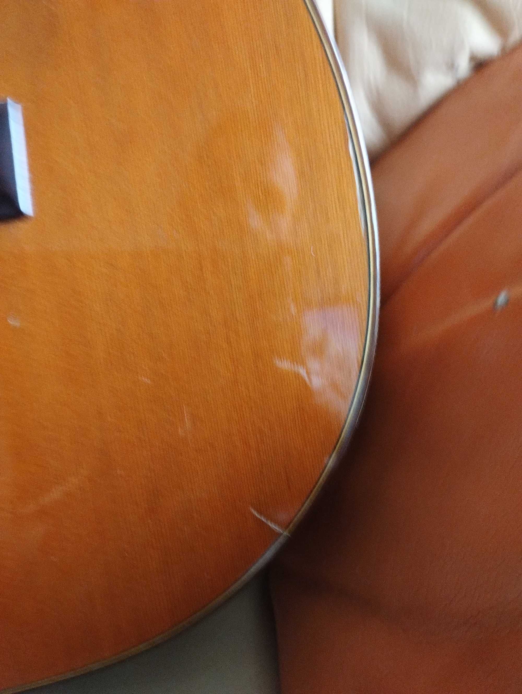 Gitara klasyczna Aria.