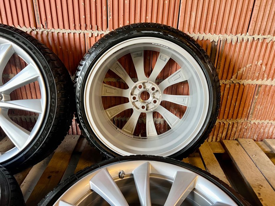 Koła zimowe TESLA 3 performance 20”, 5x114.3, 235/35R20, czujniki, kpl