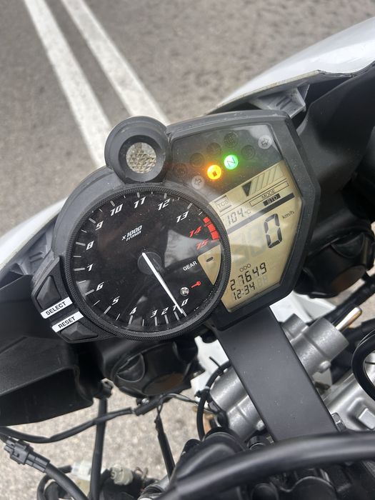 Yamaha R1 RN22 Lift Akrapovic quickshifter „06/2014r”