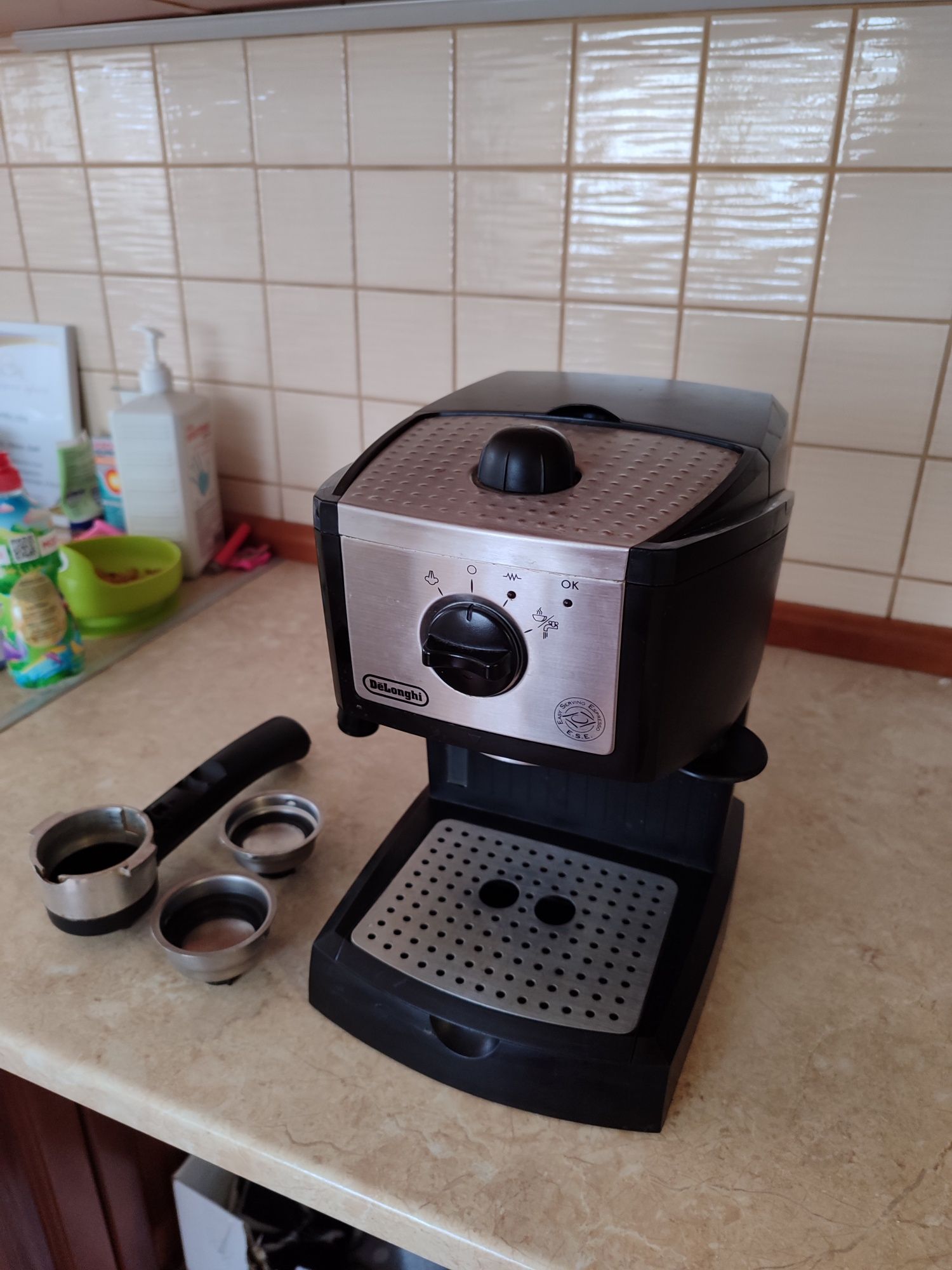 Кавоварка DeLonghi EC 155