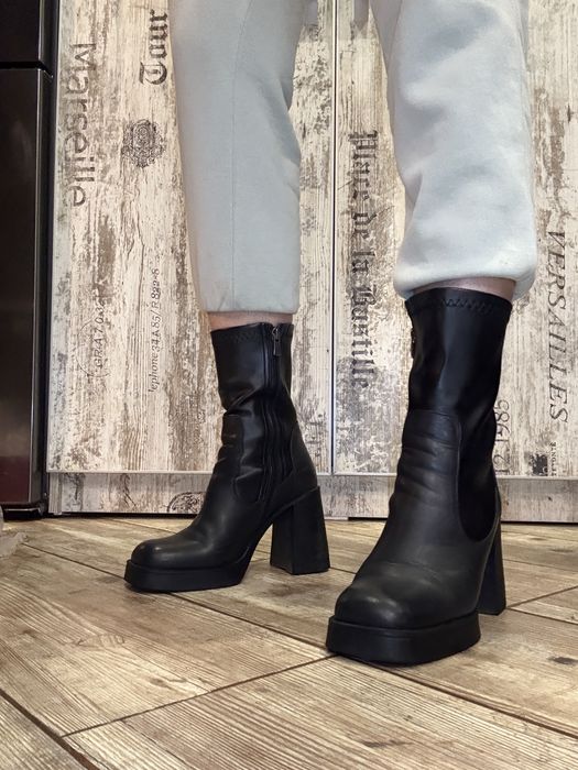 Шкіряні демісезонні ботильйони 36/37