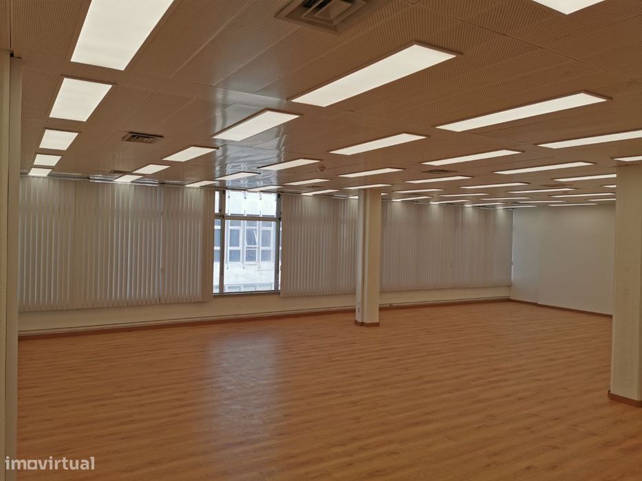 Sala de Escritórios 6104, em Setúbal de 101m2 - 8€/m2