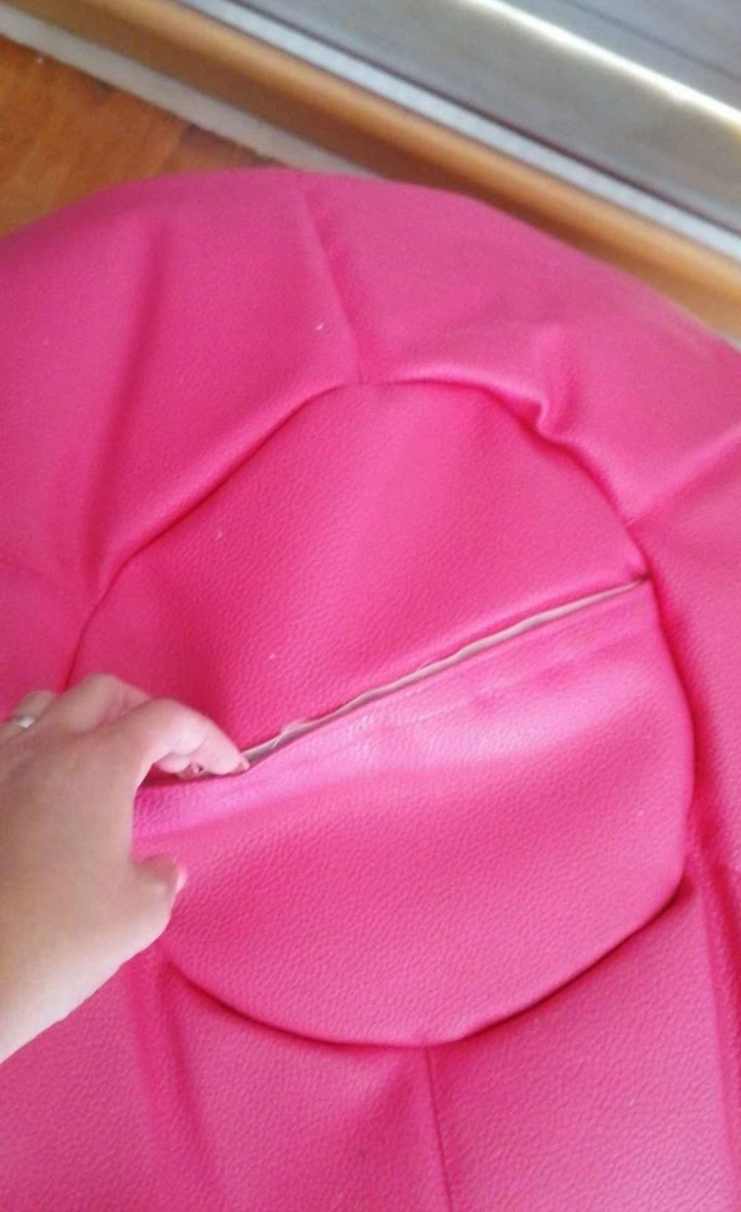Puff pêra rosa em pele