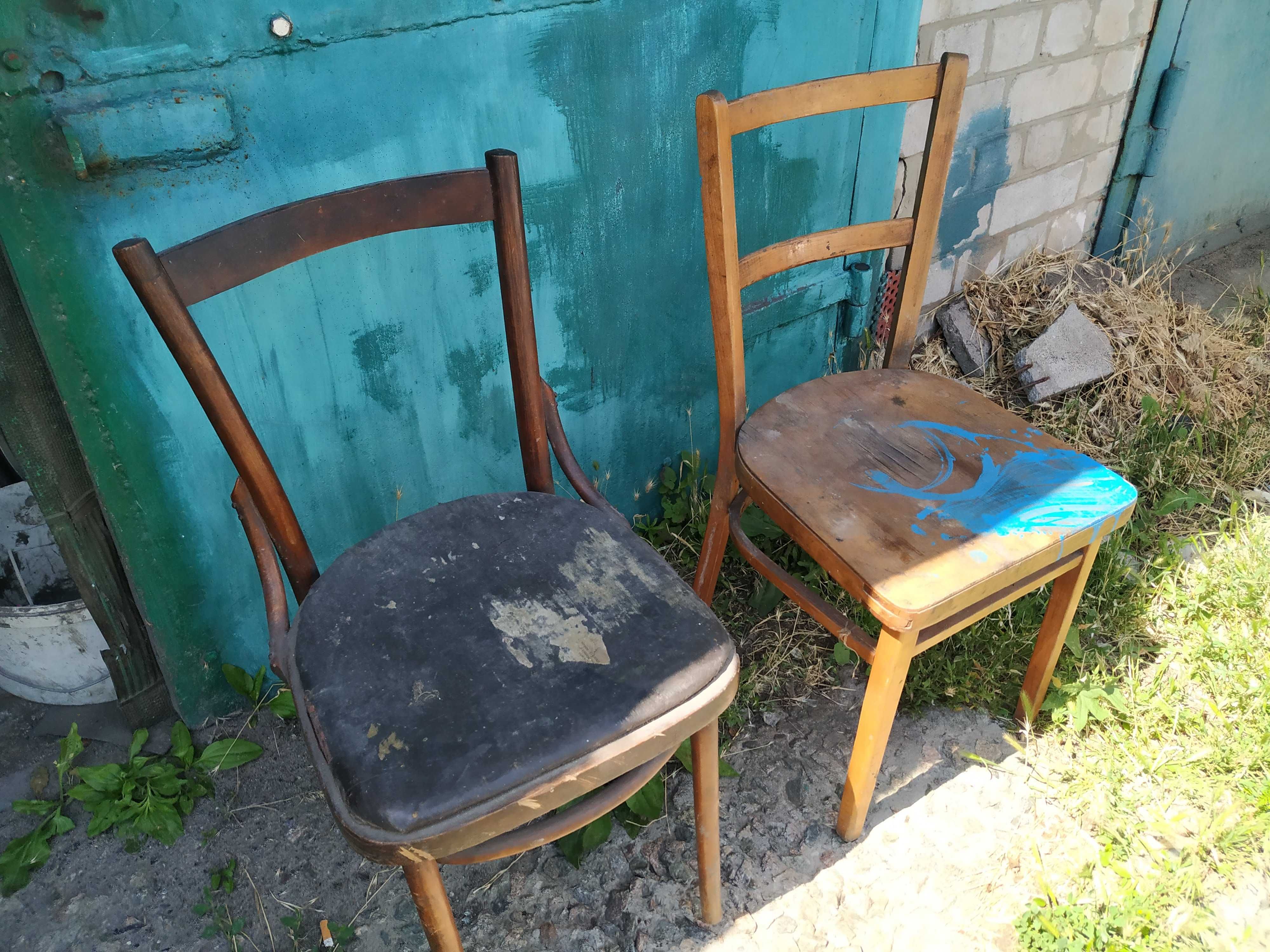 Старые  бывалые стулья
