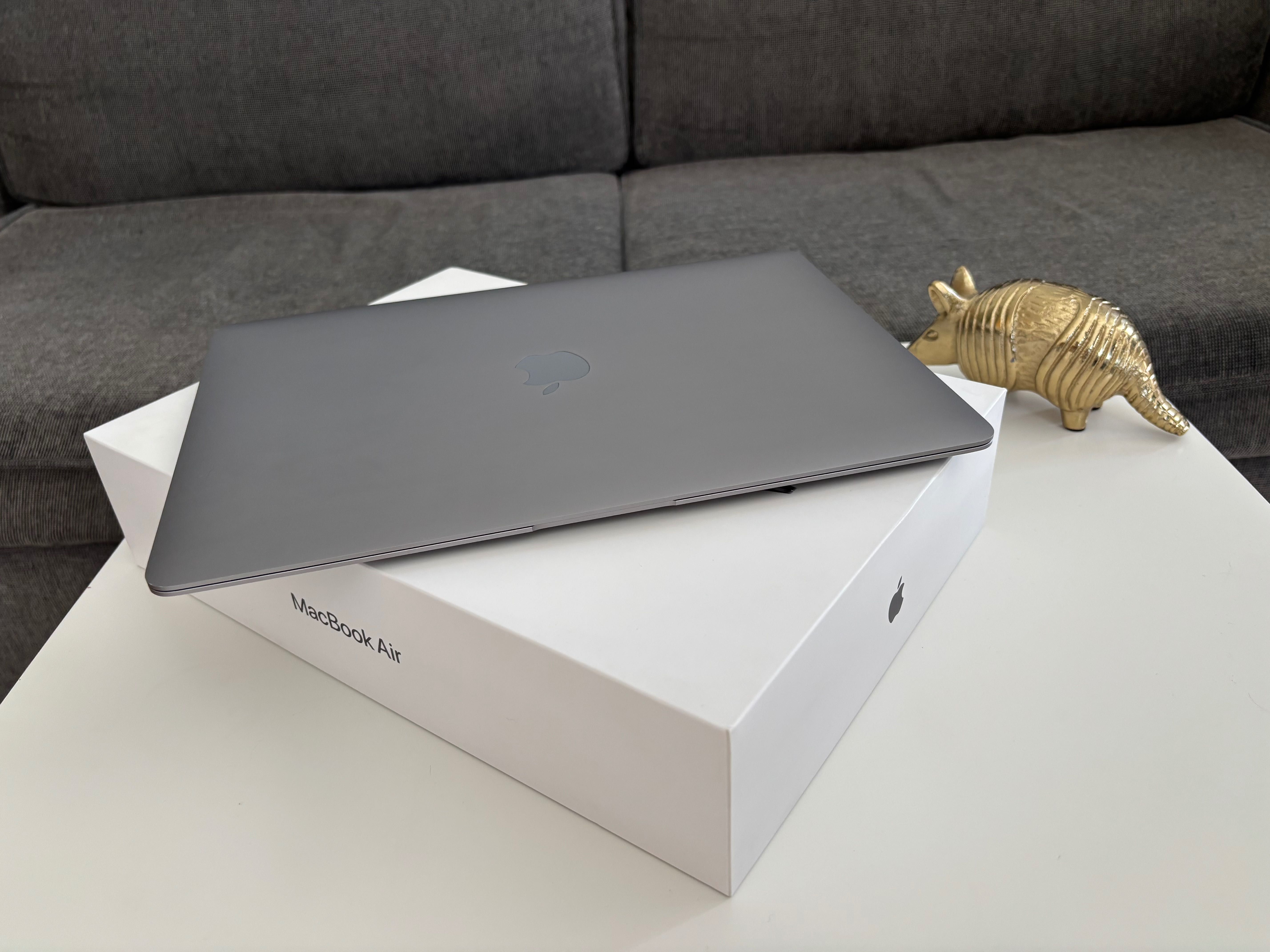 MacBook Air 13", 2019r., Intel i5, 8/128 GB
