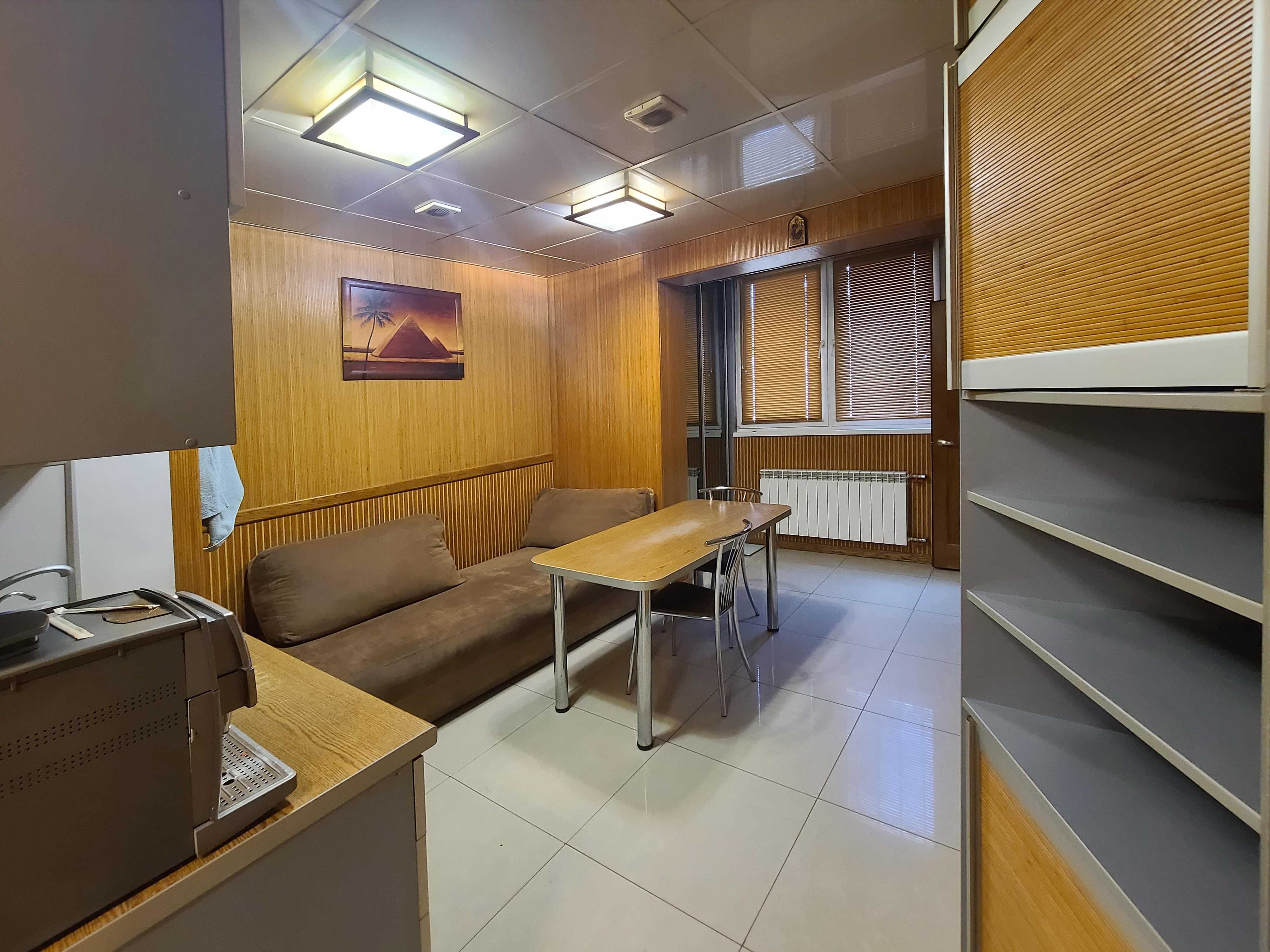 Офис, хостел, Call центр - квартира с мебелью 95м² 1эт. 4к. Троещина