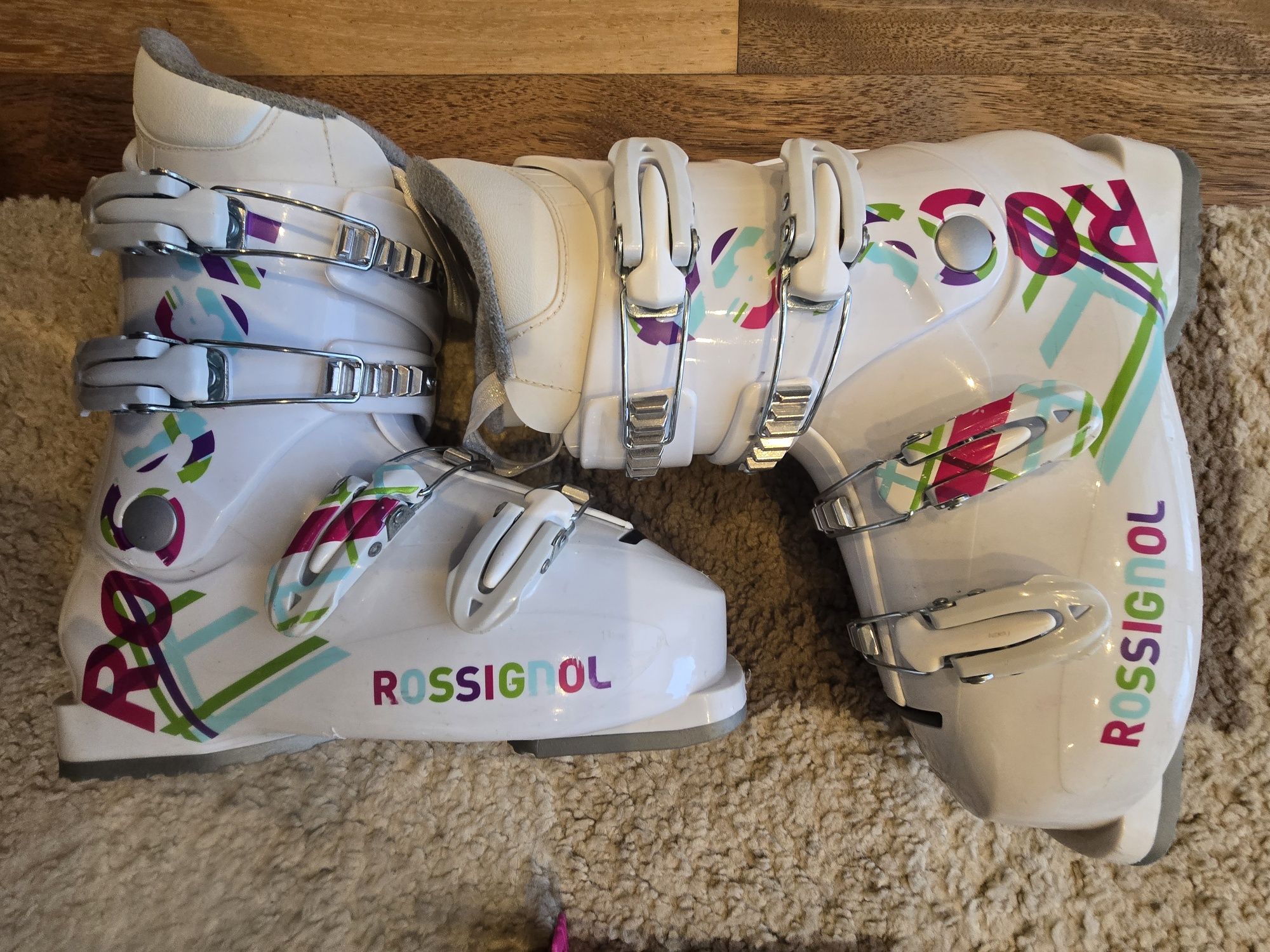 Narty dziecięce 140 , buty 25,5, kask o kije