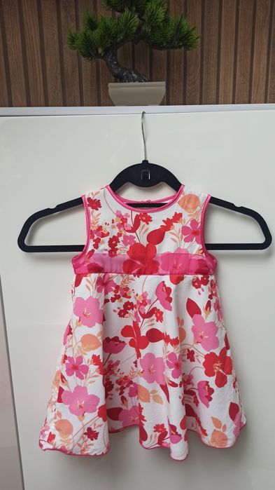 Sukienka bawełniana w kwiatki rozmiar 86