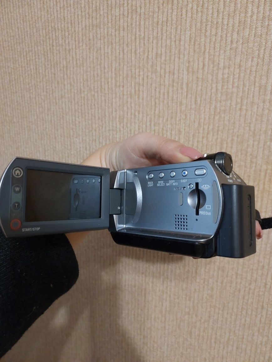 Видеокамера SONY DCR-SR62E