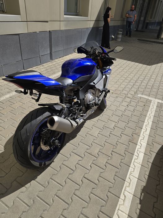 Yamaha R1 ЯМАХА R1 Официал