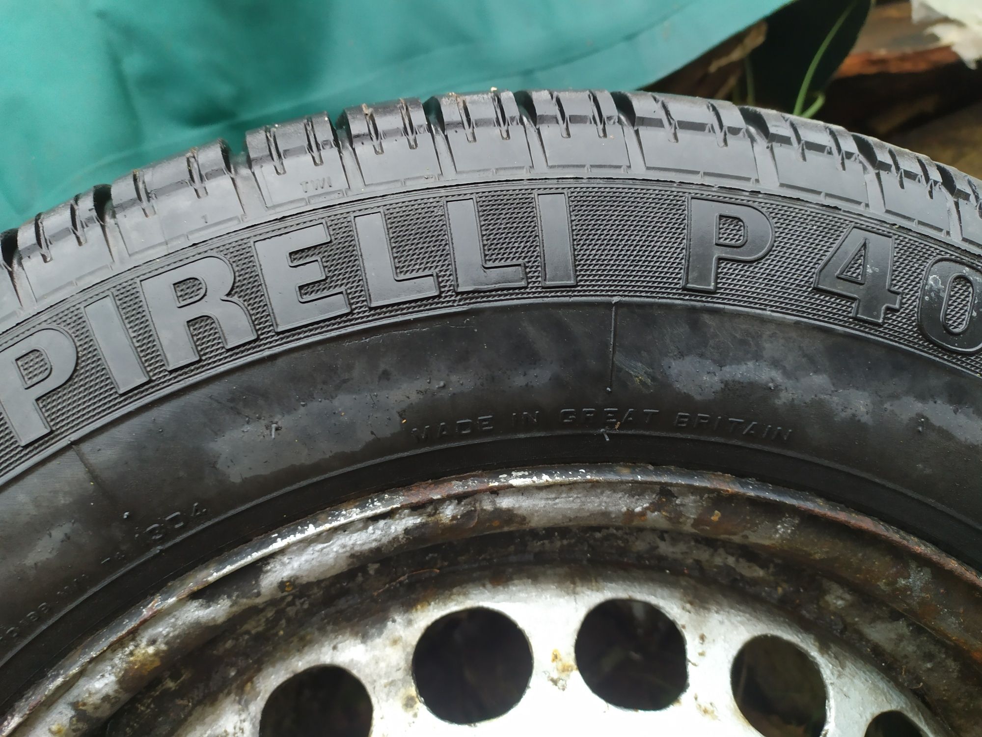 Koło od audi ,gruby bierznik Pirelli 196/65/15