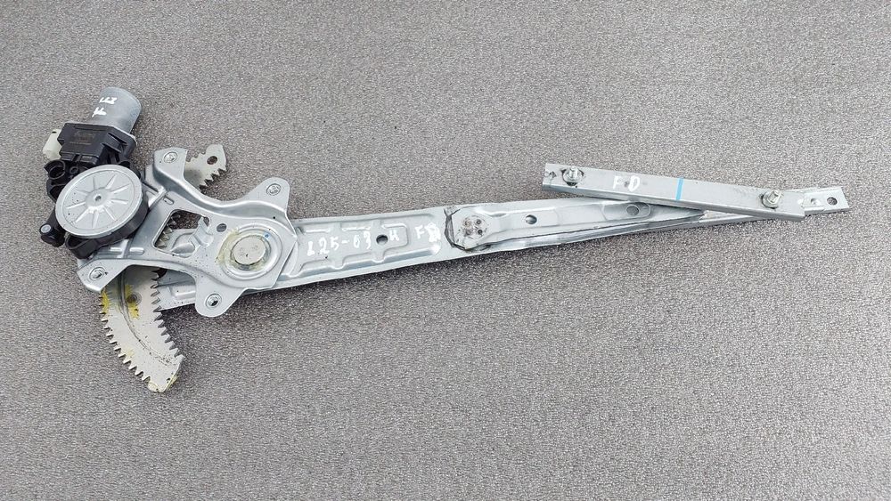 Elevador vidros frente direito MITSUBISHI Space Star Hatchback (A0_A)