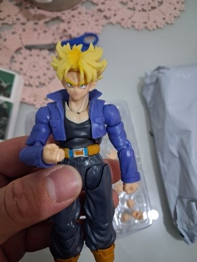 Figura Dragon Ball Z Super Saiyan Trunks SHF – 15 cm – Nova