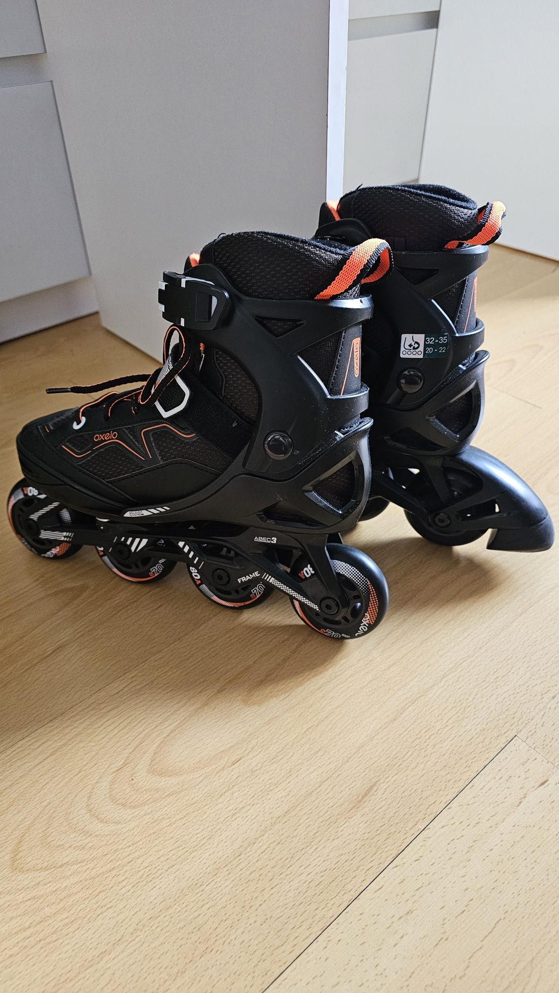 Patins em linha pretos