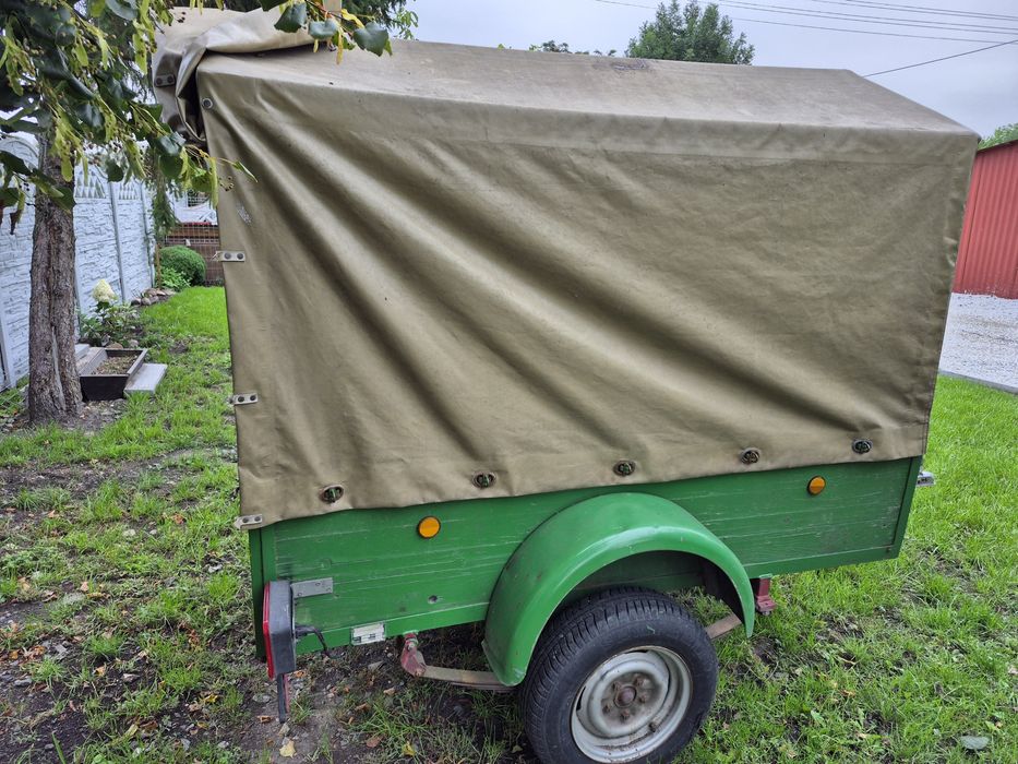 Przyczepka lekka z plandeką 750 kg – solidna, zadbana