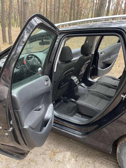 PEUGEOT 308SW  с панорамной крышей 4700$ торг