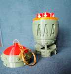 Fallout bomb breloczek na 6 szt.baterii AAA