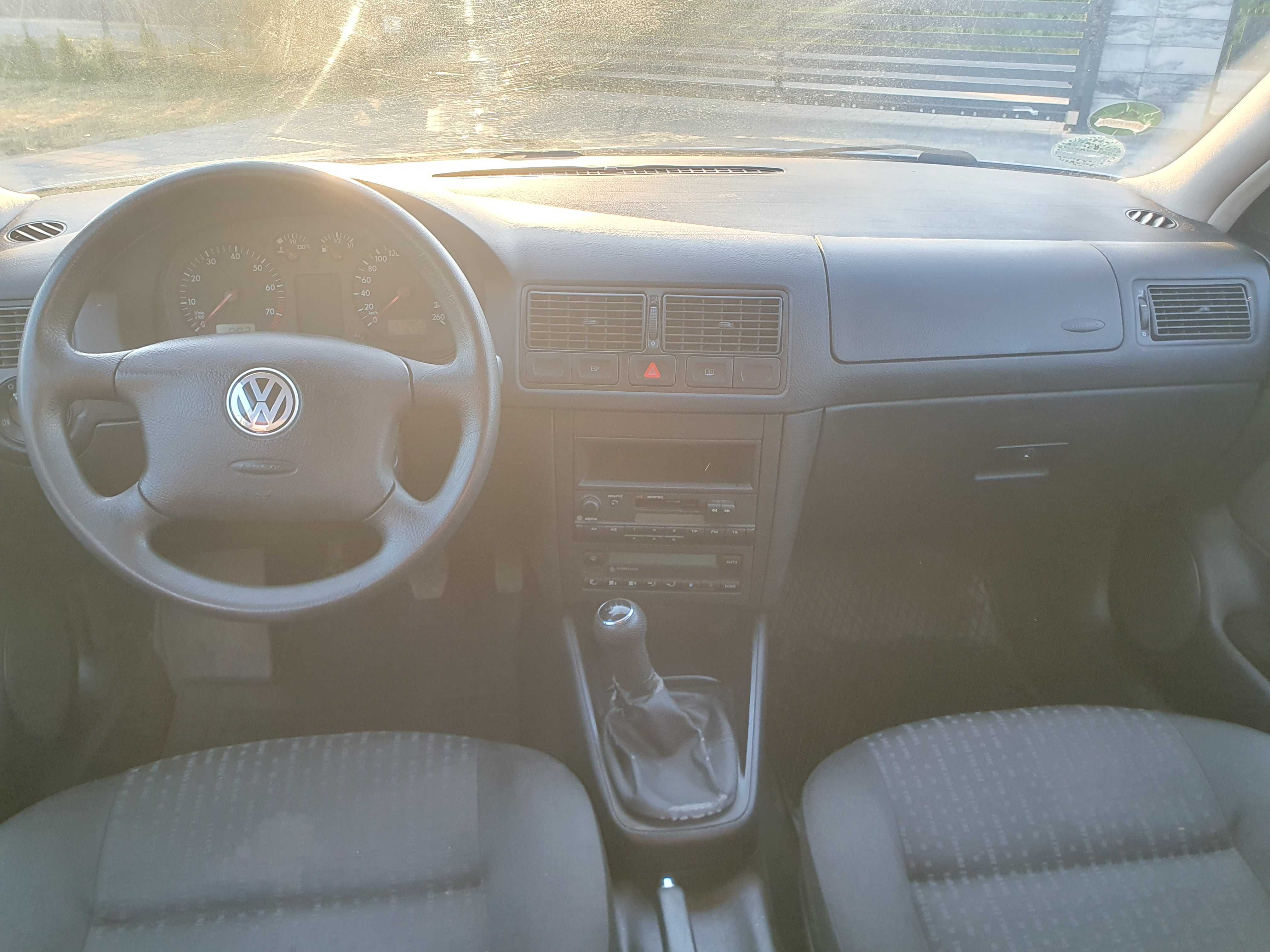 Volkswagen Golf 4  1.6 benzyna Klimatyzacja