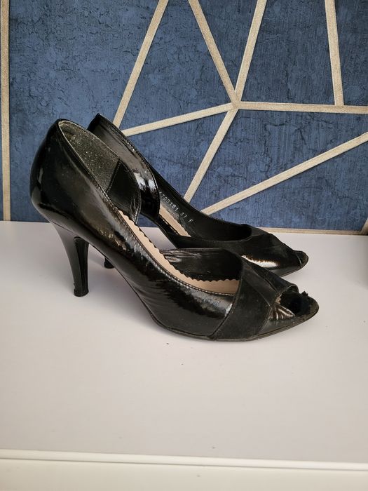 Ryłko buty na obcasie z odkrytymi palcami