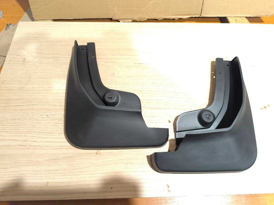 Бризговики передні 2 шт Пежо 3008 2017 Peugeot 3008