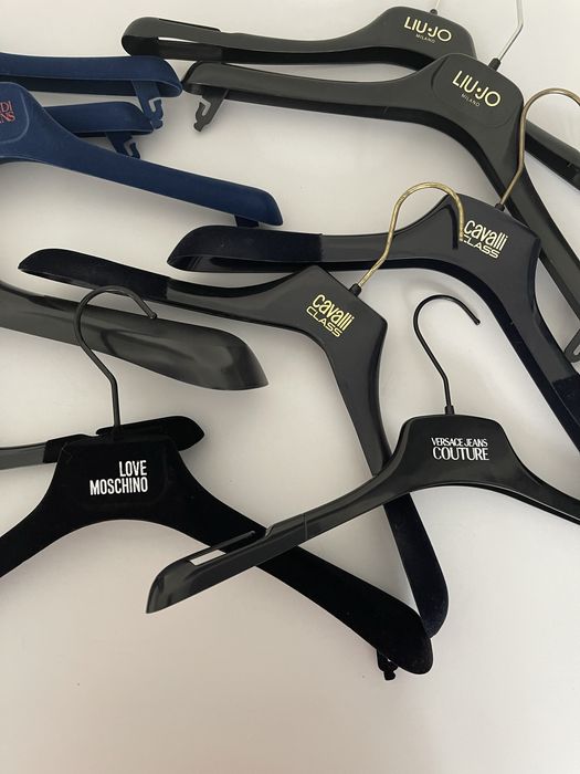 Wieszaki 11szt. Armani Cavalli Moschino Versace LiuJo Joop Trussardi