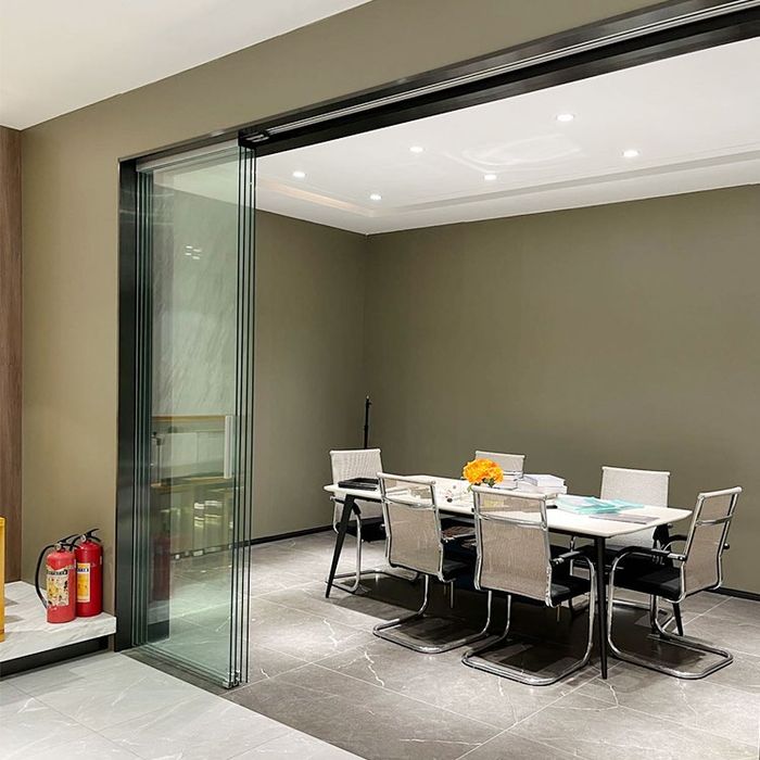 Скляні двері розсувні розпашні офісні в проєм купити замовлення скло