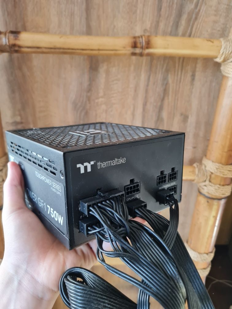 Продам блок питания TOUGHPOWER GF1 750W | Состояние отличное