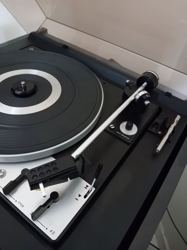 Gira-discos vintage DUAL
