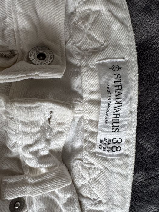 Продам джинси STRADIVARIUS