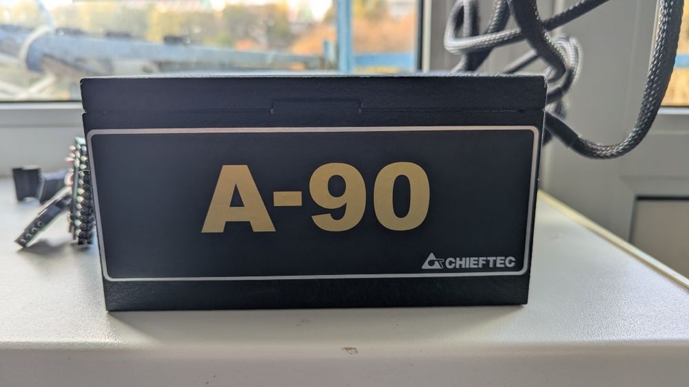 Блок живлення CHIEFTEC A-90 650w б/в