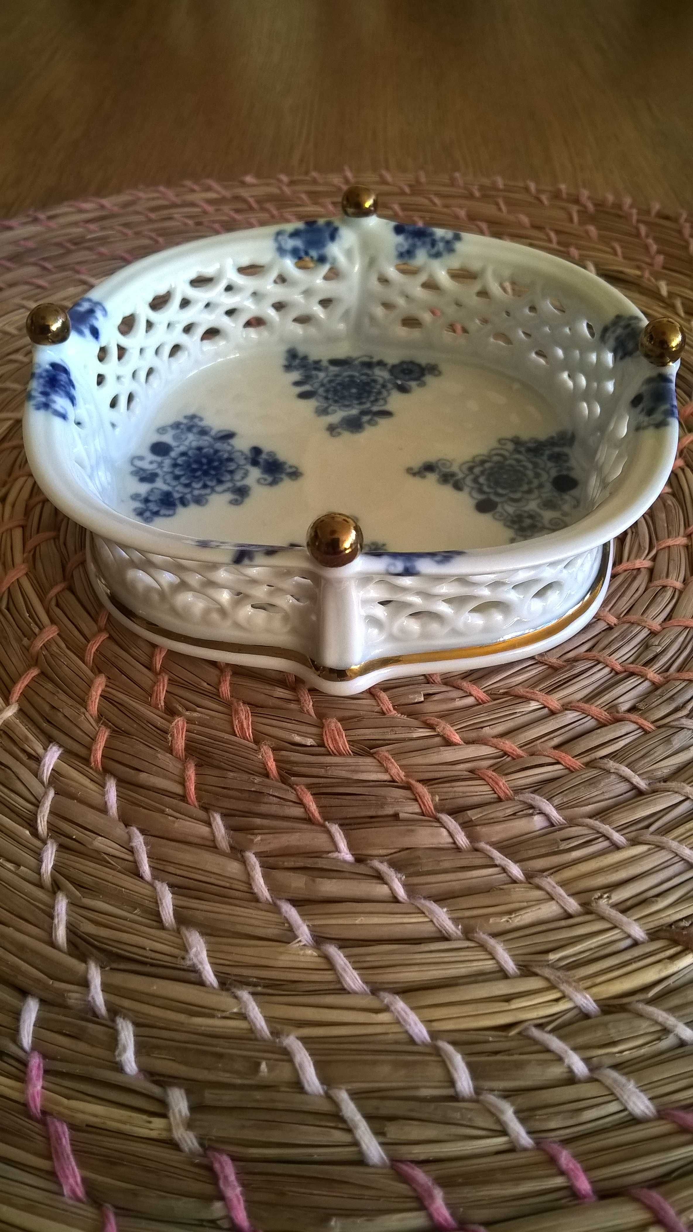 porcelana koszyk-miseczka Wallendorf sygnowany, szerokość 13 cm