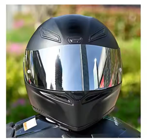 Viseira Agv k1S preta e outra espelhada