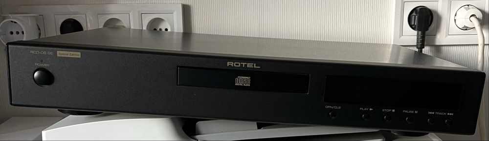 CD проигрыватель Rotel RCD-06 SE black