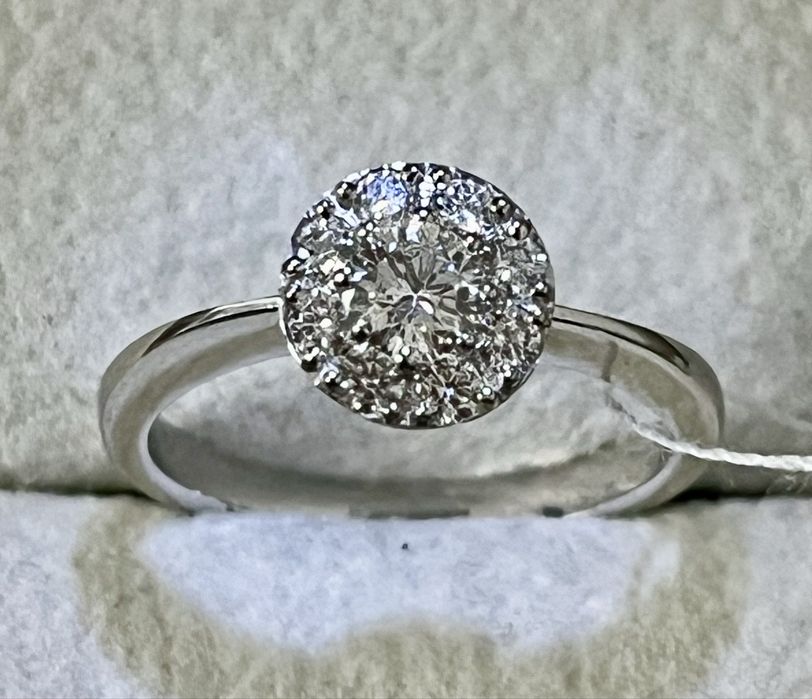 Новое золотое кольцо из белого золота с бриллиатами 0.44 ct