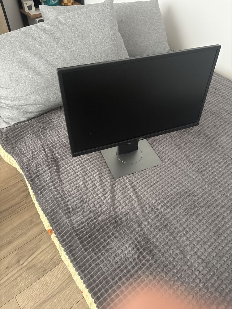 Monitor dell z pivotem 24 cale
