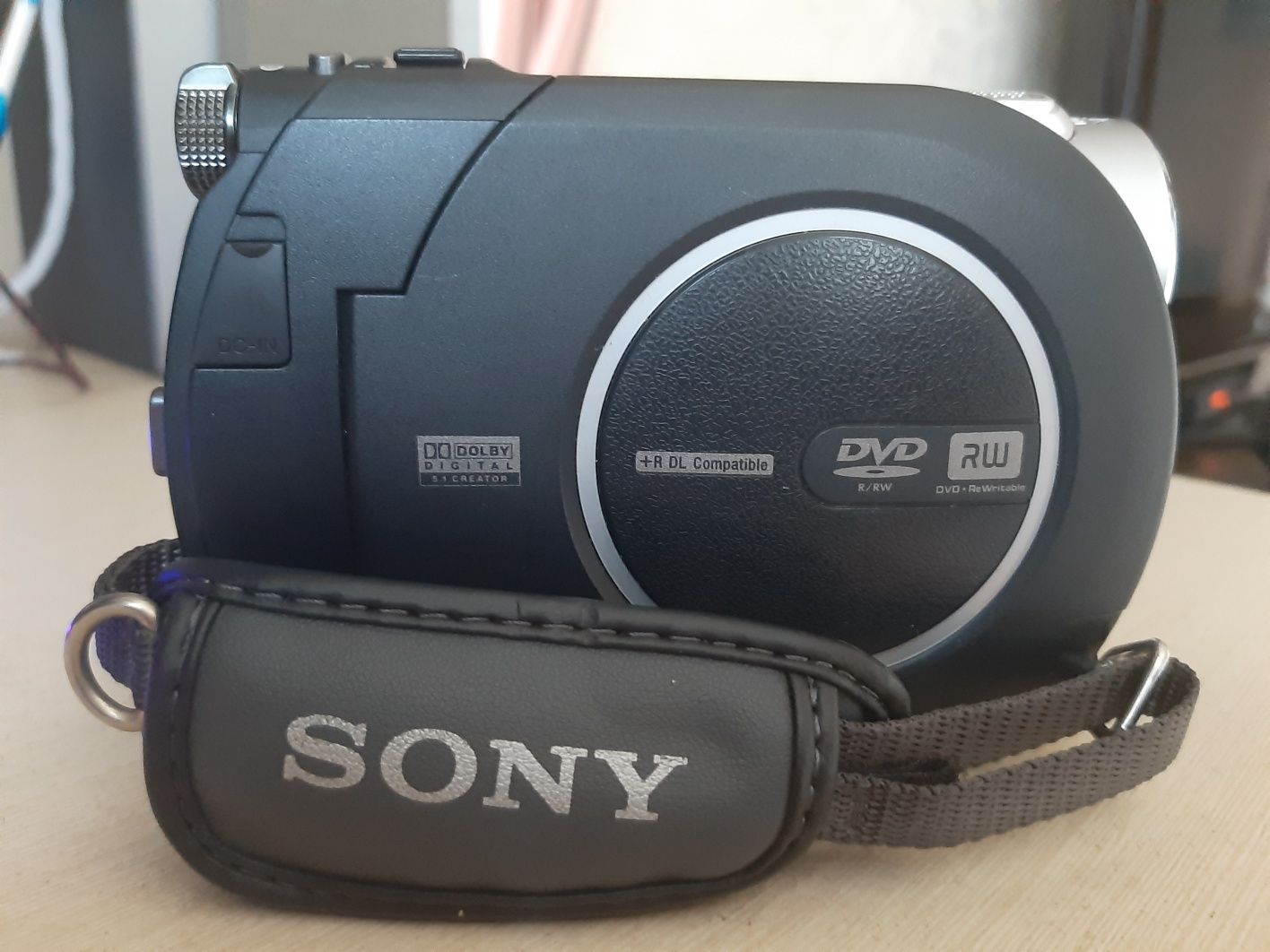 Видеокамера SONY DCR-DVD308E