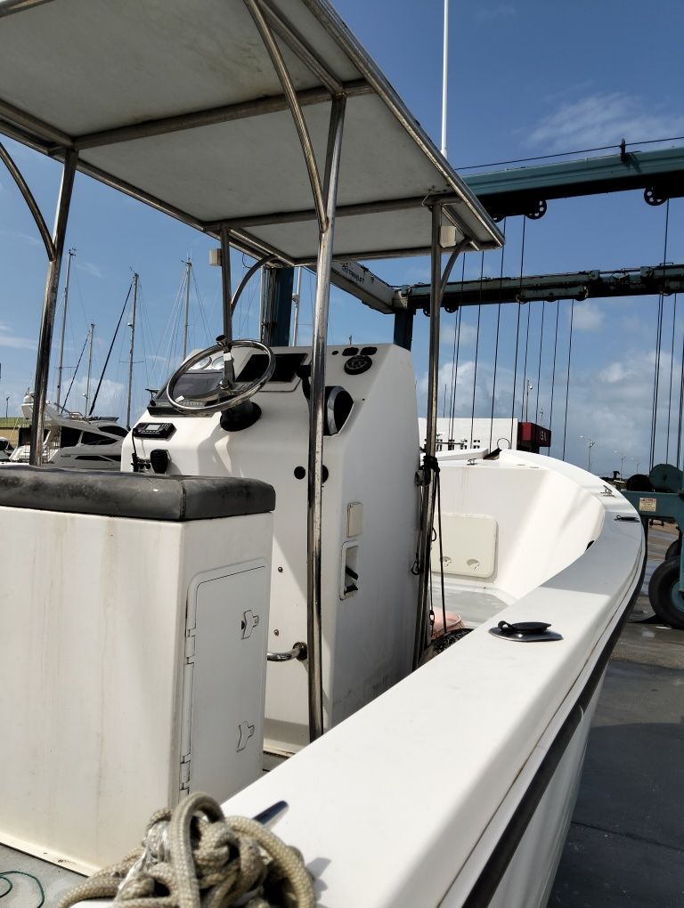 Barco de sonho semi-novo com 7 m