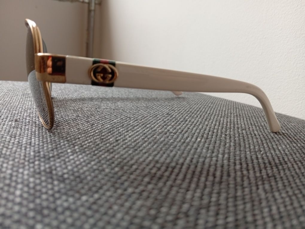 Oryginalne okulary przeciwsłoneczne damskie Gucci w stanie bardzo dobr