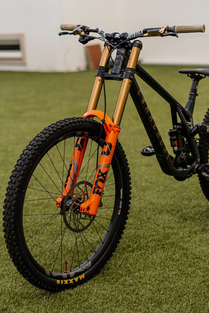 Bicicleta de downhill commencal supreme V5