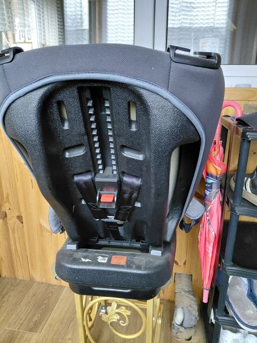 Продам дитяче автокрісло в гарному стані.