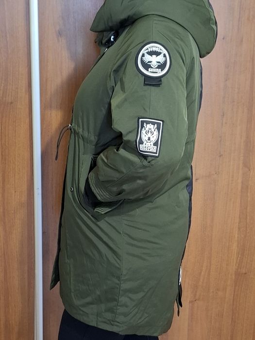 Якісна жіноча парка